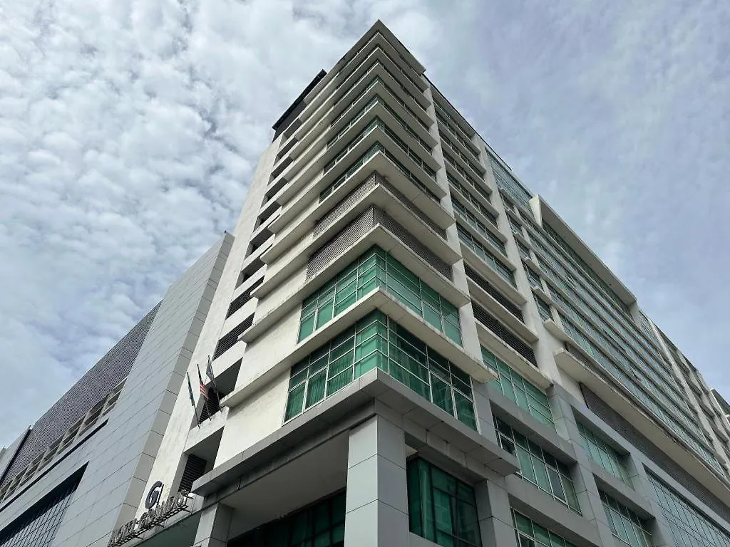 Grandis Hotels And Resorts Kota Kinabalu 4*,